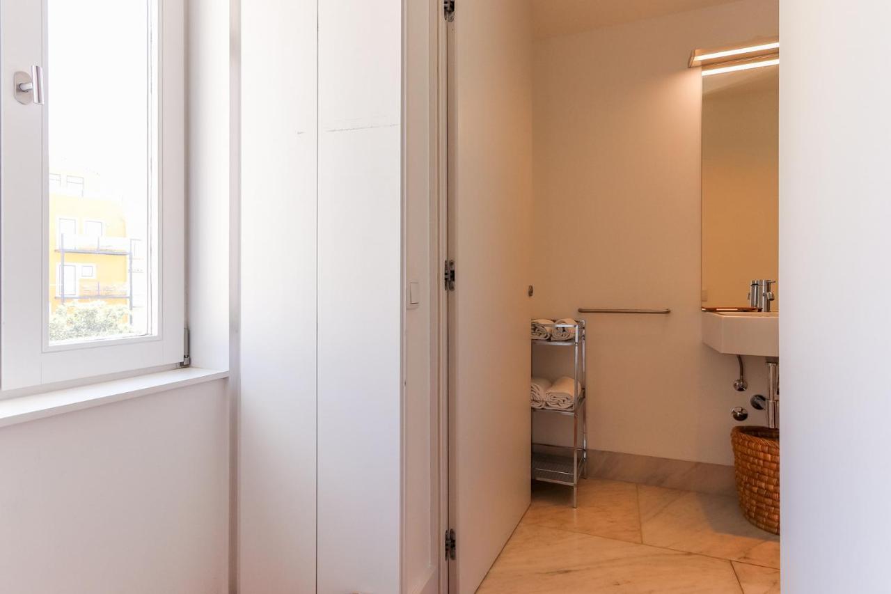 Combro Suites By Homing ลิสบอน ภายนอก รูปภาพ